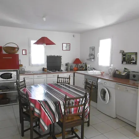 Maison Mitoyenne Confort A Proche Plage, Jusqu'a 10 Pers - Fr-1-823-151 Vakantiehuis *